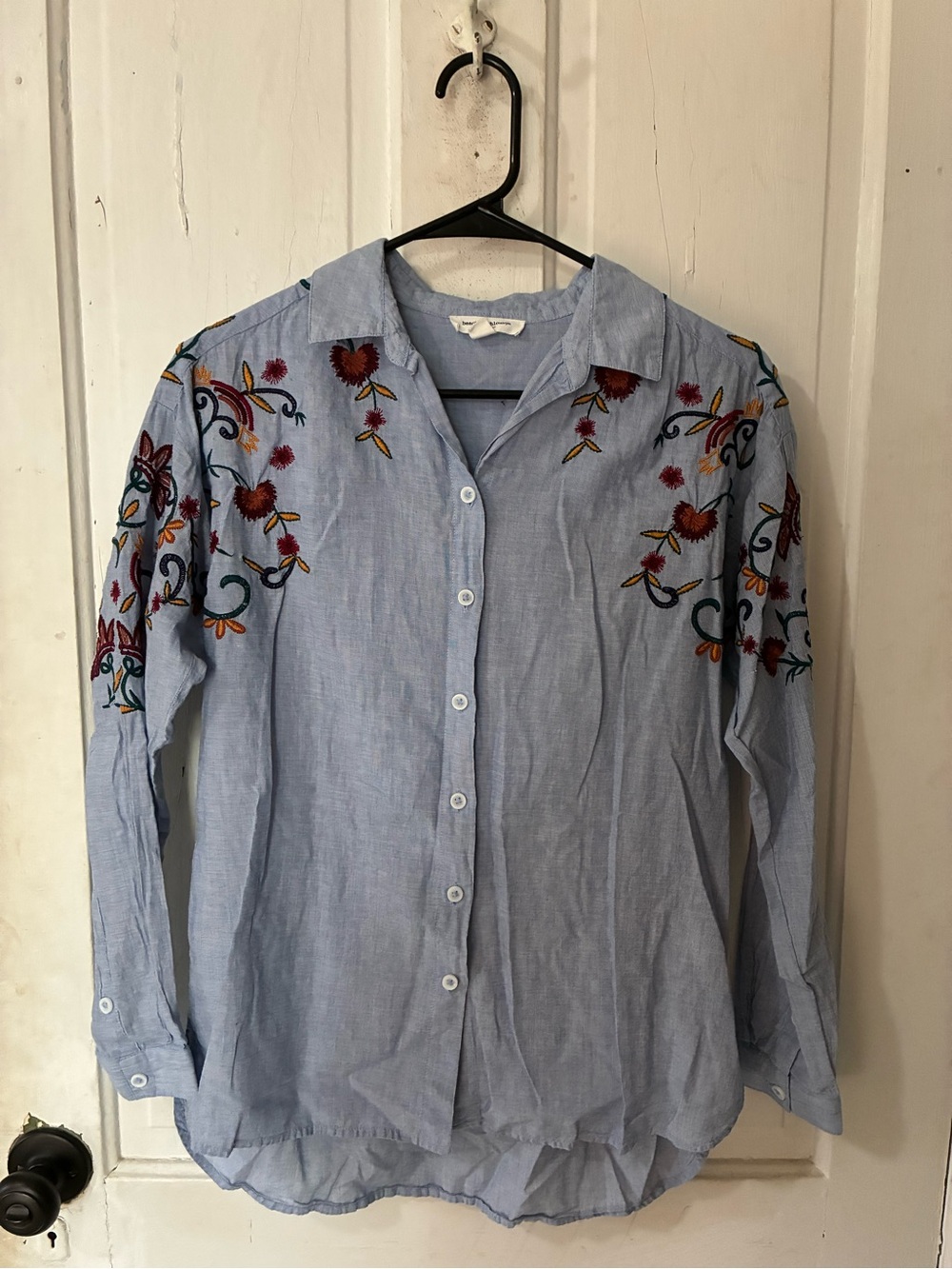 beachlunchlounge Light Blue Button-Up Shirt with Floral Embroidery